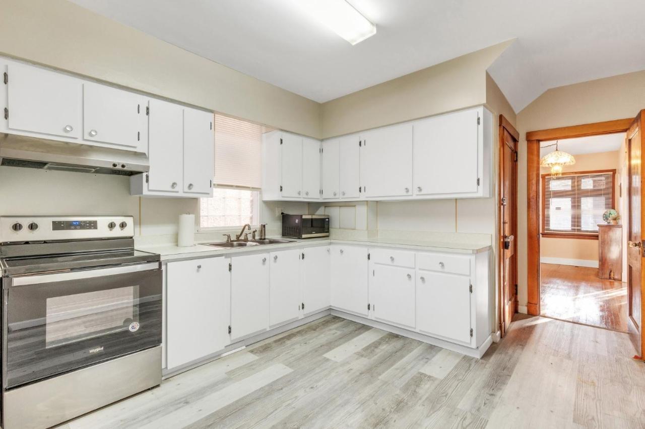 "New Listing" Spacious 3 Bedroom Large Home Close To Downtown, Oakland, & East Liberty! Home Піттсбург Екстер'єр фото